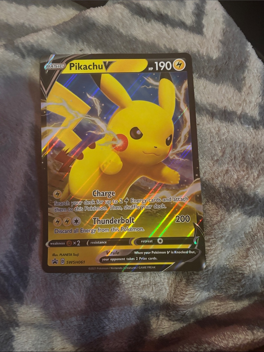 Pikachu V Pokémon Card - Yellow Lightning Holo